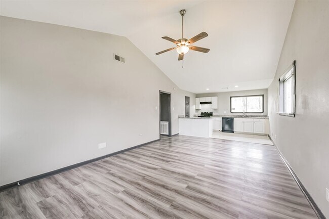 Foto del edificio - 2718 Summertime Dr