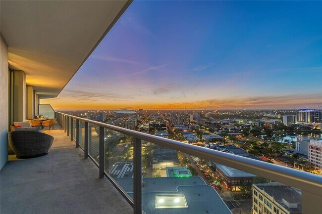 Foto del edificio - 400 Central Ave