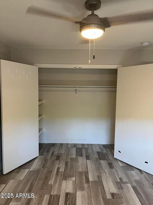 Foto del edificio - 7440 E Cave Creek Rd