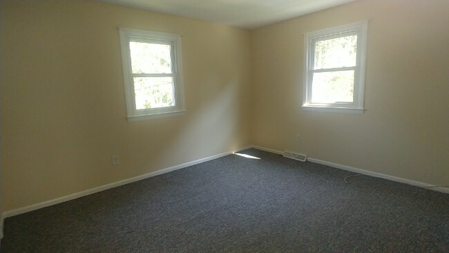 Building Photo - 321 Edgewood Ave