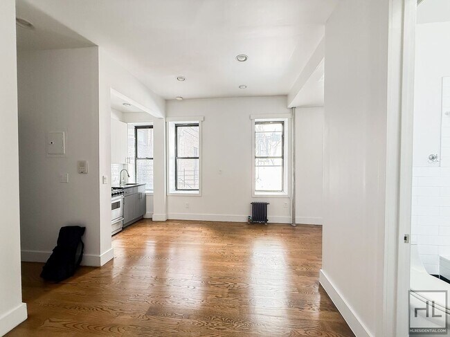 Foto del edificio - EASTERN PARKWAY / Crown Heights Studio 1-Bath