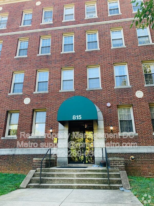 Building Photo - 815 Maryland Ave NE