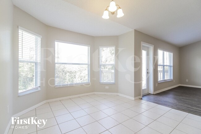 Foto del edificio - 657 Winding Lake Dr