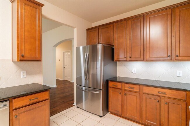 Foto del edificio - 4704 High Creek Ct