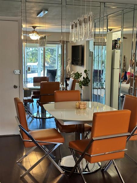 Building Photo - 3040 NE 16th Ave