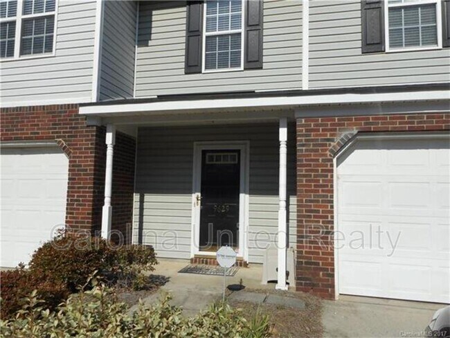 Foto del edificio - 9629 Elizabeth Townes Ln