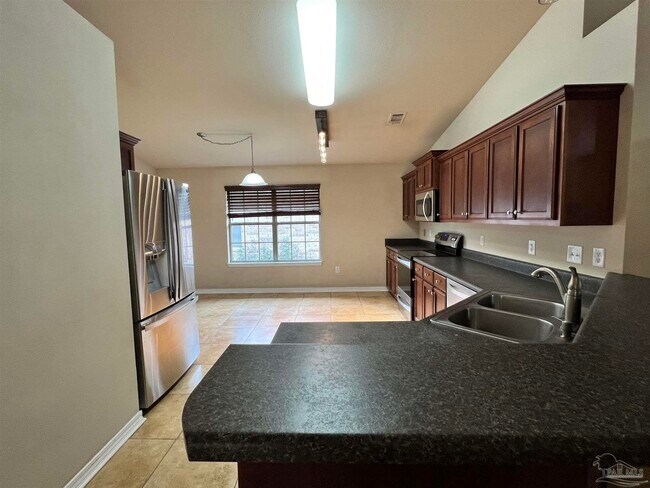 Building Photo - 4187 Roosevelt Way