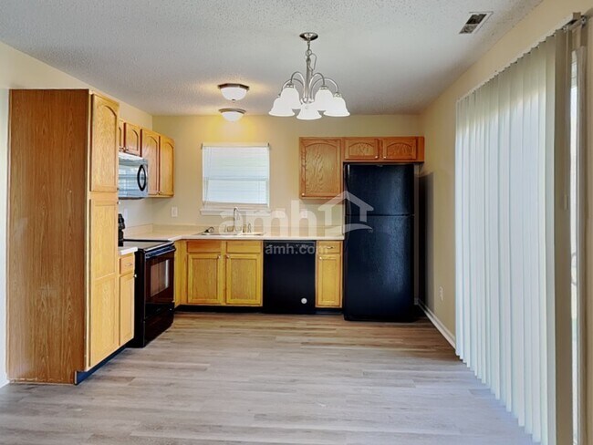 Foto del edificio - 668 Day Break Dr