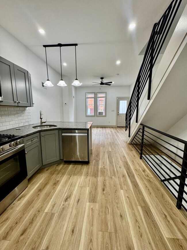 Foto del edificio - Updated 2-Bedroom, 1 and a Half-Bath Home ...
