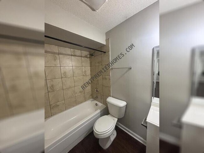 Foto del edificio - 12 Flagstone Pl