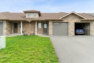 Building Photo - 37 Hillside Meadow Dr