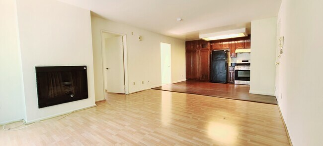 Foto del edificio - 4444 Avocado St