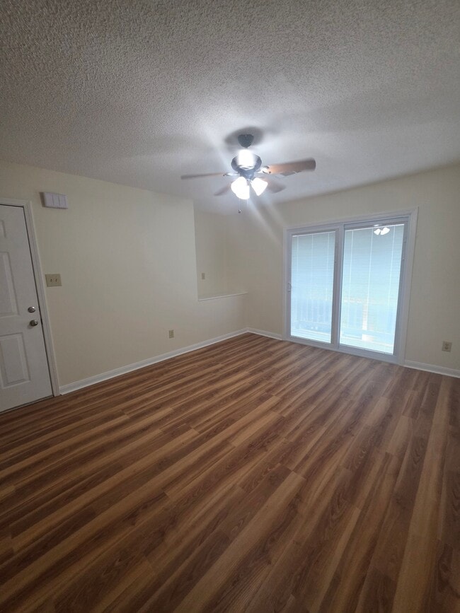 Building Photo - 4780 Pontchartrain Dr