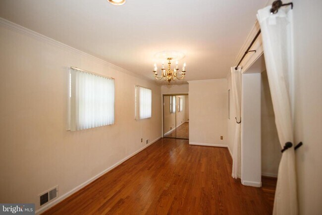 Foto del edificio - 6802 Dean Dr