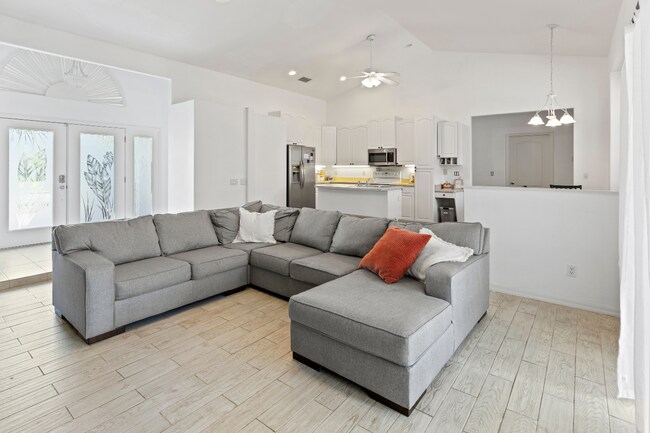 Building Photo - 116 San Remo Dr