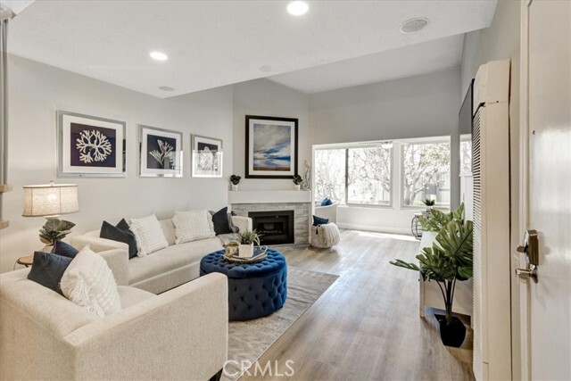 Foto principal - 16997 Bluewater Ln