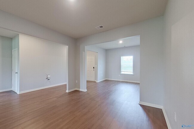 Foto del edificio - 1111 Freedom Pkwy