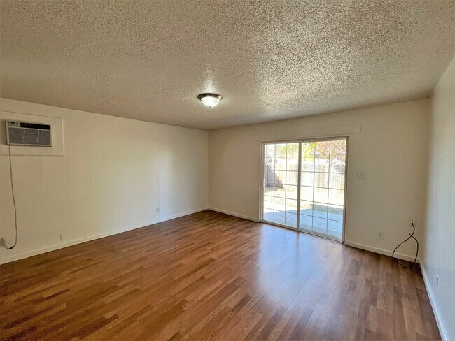 Building Photo - 2171 Meadowview Rd