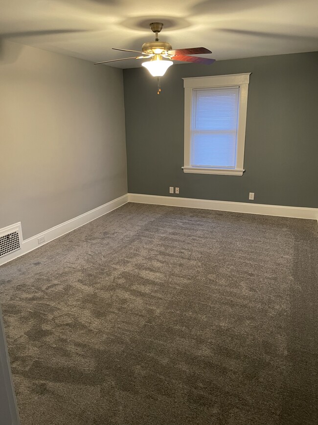 Building Photo - 2705 Robertson Ave
