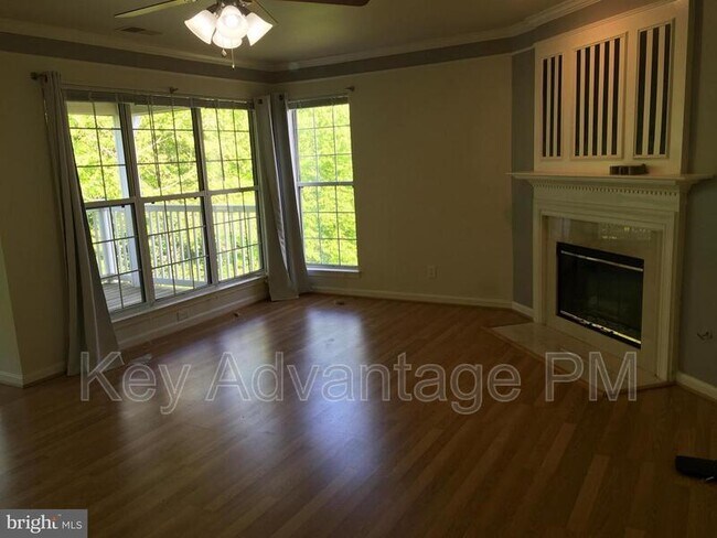 Foto del edificio - 9278D Cardinal Forest Ln
