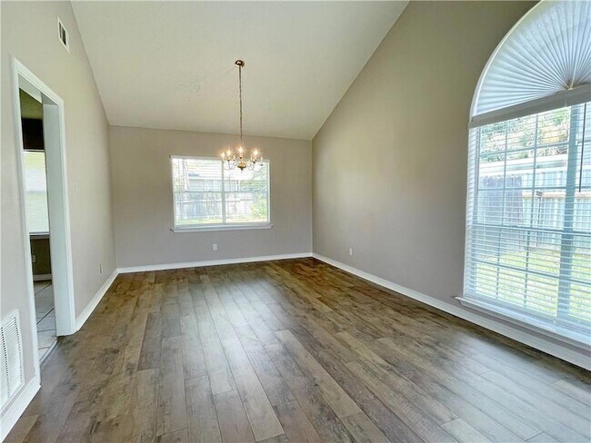 Foto del edificio - 109 Silverwood Dr