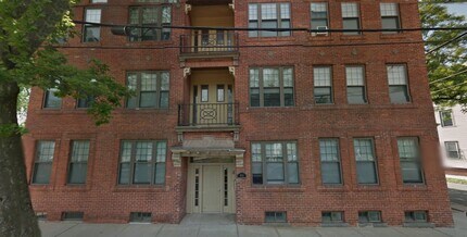 Building Photo - 810 Orchard St