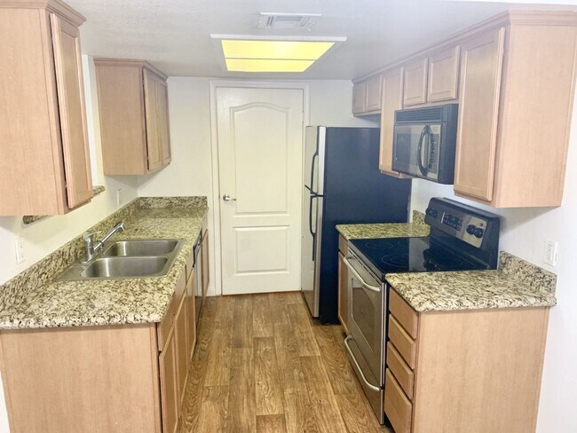 Foto del edificio - Rancho Bernardo 1 Bedroom Condo For Lease ...