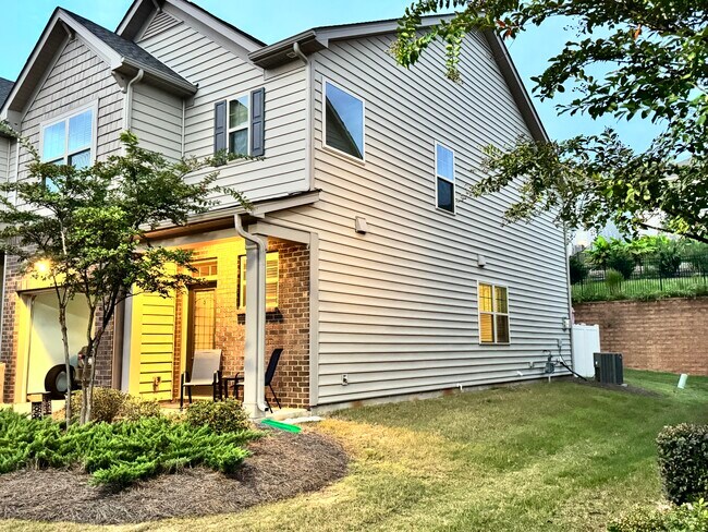 Building Photo - 529 Common Raven Ct