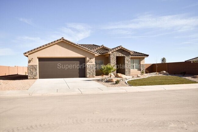 Foto del edificio - 4 bed, 2.5 bath home w/2 car garage