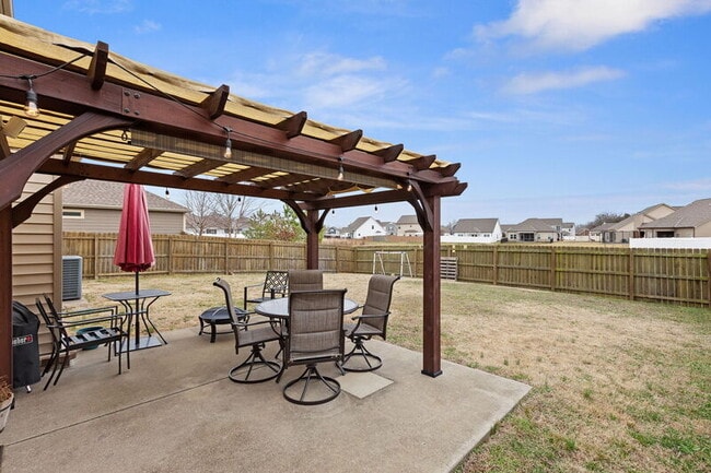 Building Photo - 3213 Mapleside Ln