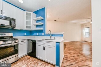 Building Photo - 13070 Autumn Woods Way