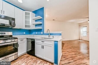 Building Photo - 13070 Autumn Woods Way