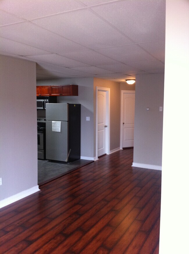 Building Photo - 419 Cedar Ave