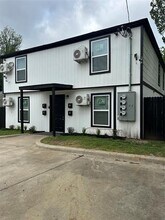 Building Photo - 407 N Justin Ave