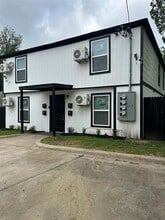 Building Photo - 407 N Justin Ave