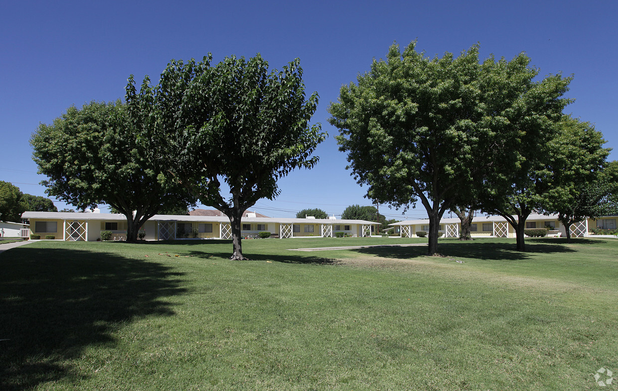 Building Photo - 27121-27181 Sun City Blvd