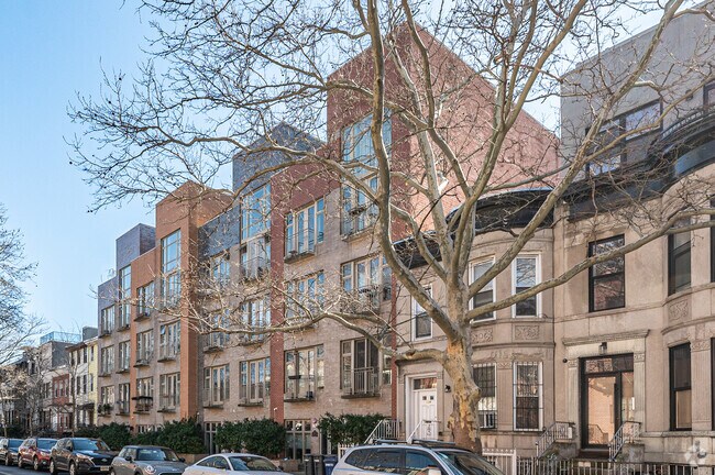 Building Photo - 136 Clifton Pl