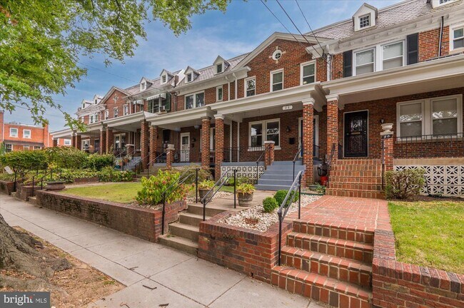 Foto del edificio - 26 Hamilton St NW