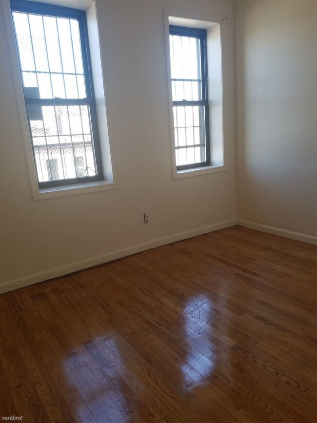 Building Photo - 2 br, 1 bath Apartment - 227 Eldert St