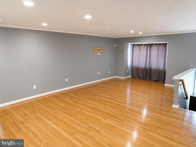 Building Photo - 16312 Elkhorn Ln