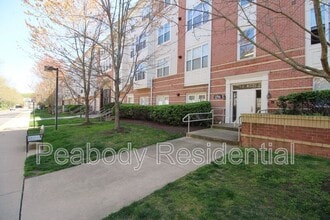Building Photo - 2791 Centerboro Dr
