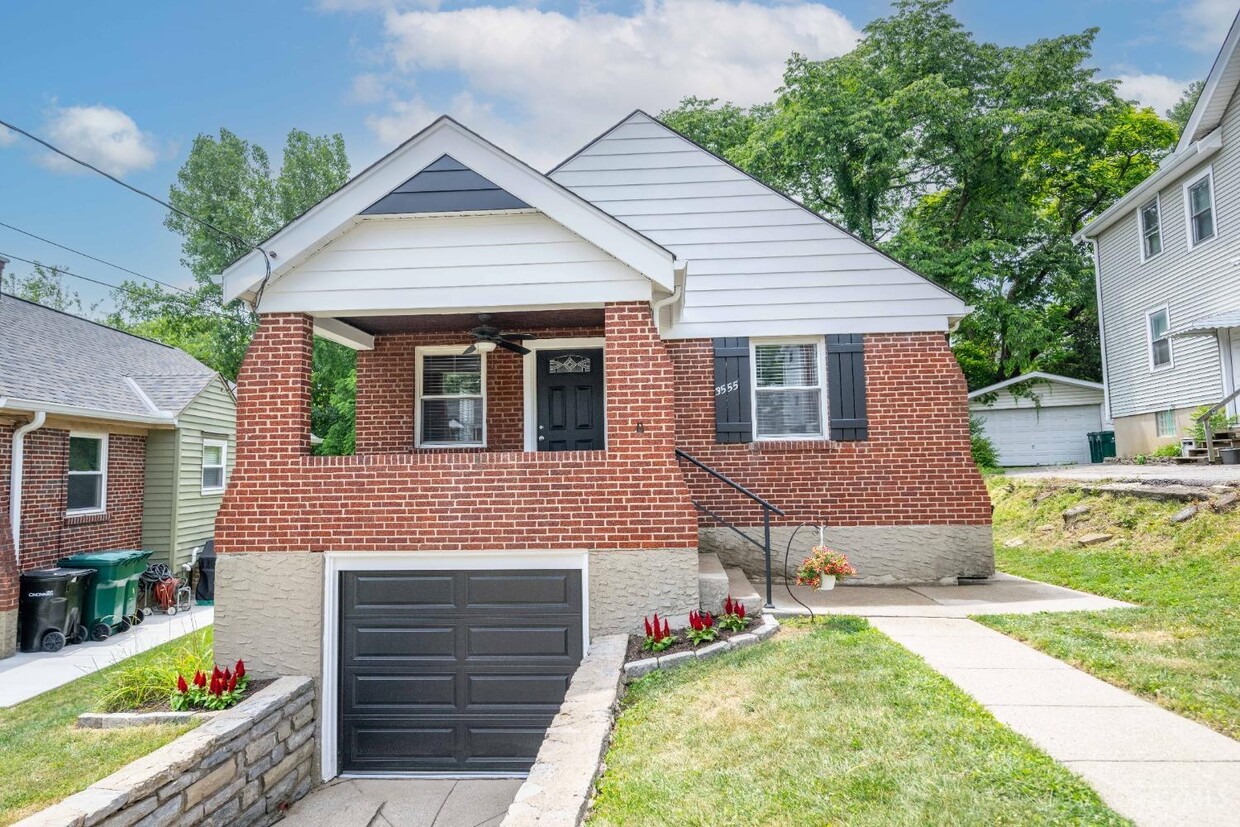 Primary Photo - 3555 Harrow Ave