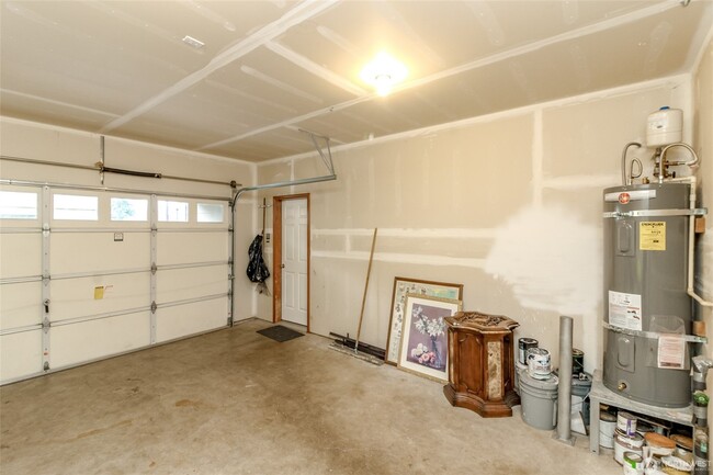 Building Photo - 1256 Ash Ave