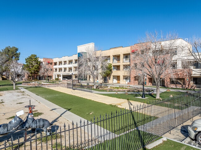 Front Yard - Arbor Court