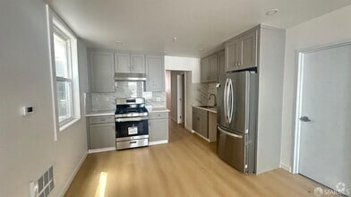 Building Photo - 1553 Leavenworth St