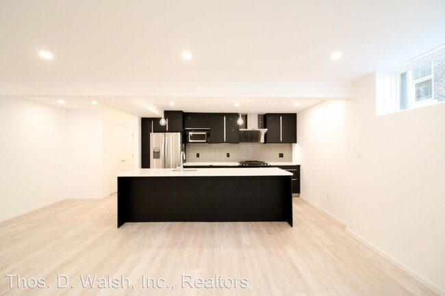 Building Photo - 2 br, 1 bath House - 2815 39th St NW  Apt 100