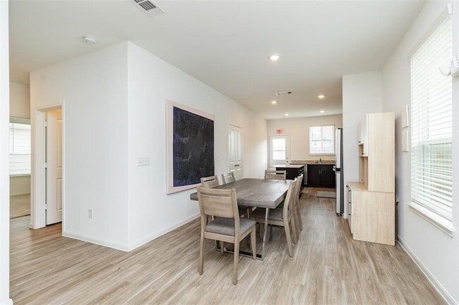 Building Photo - 23631 Simmental Rd