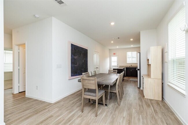 Foto del edificio - 23631 Simmental Rd