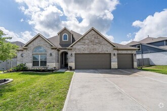 Building Photo - 204 Upland Dr