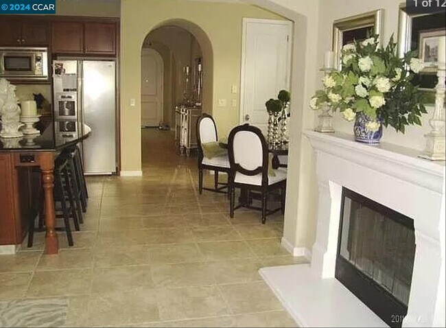 Building Photo - 824 Griffon Ct